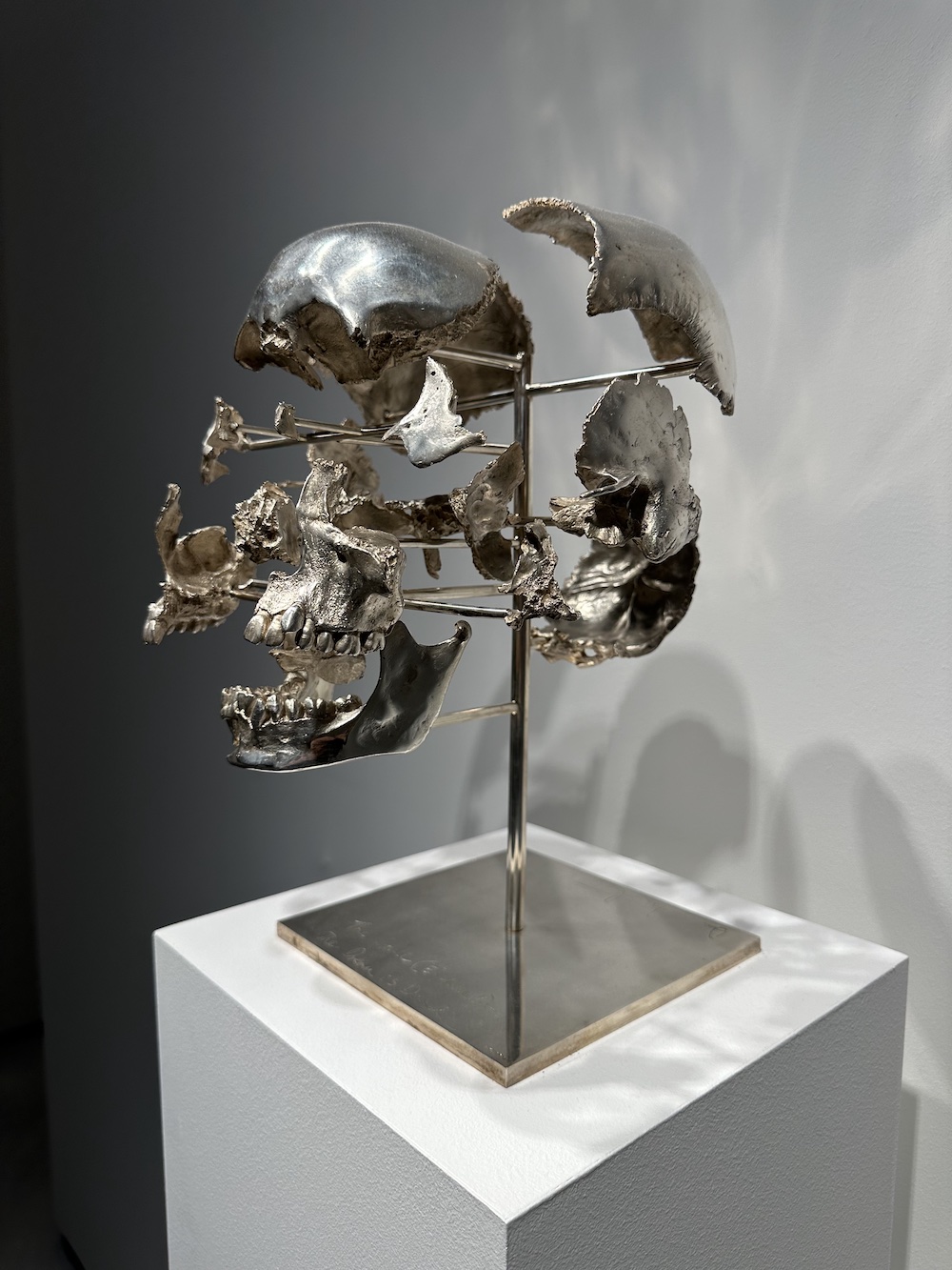 Damien Hirst - Skull Exploded – The Dream is Dead - sterling silver sculpture - 2007 - 38 x 24 x 29 cm - edition 1/12s